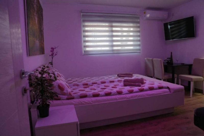 Stan na dan Niš - Centar. — spavaća soba, apartman na dan u Niš (fotografija 2 od 8)