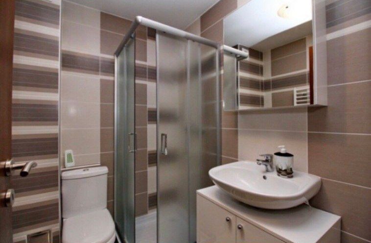 Alexandria apartman Zlatibor | Stan na dan Zlatibor Centar — kupatilo sa tuš kabinom, apartman na dan u Zlatibor (fotografija 9 od 10)