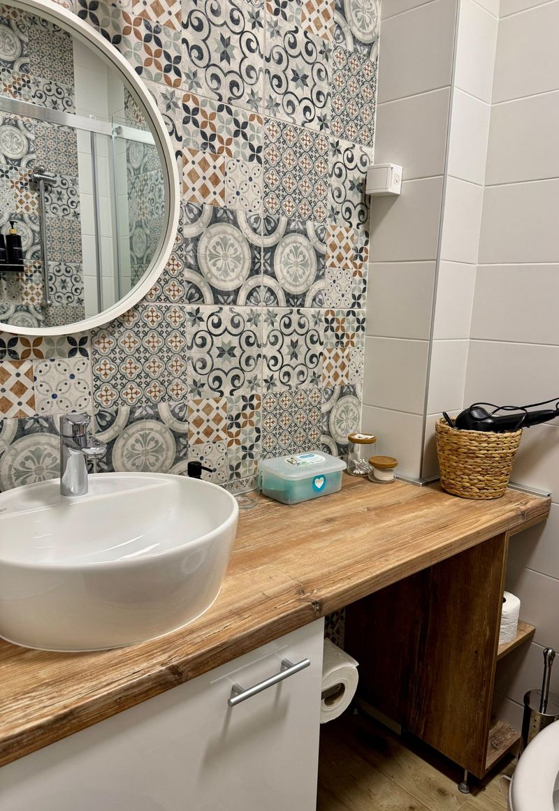 Cozy Haven Apartman u blizini Kliničkog centra Beograd | Stan na dan Savski venac — kupatilo sa tuš kabinom, apartman na dan u Beograd (fotografija 9 od 10)