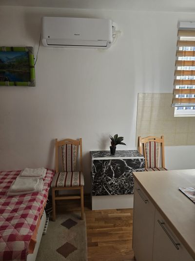 Apartman LAKI 15 Kaludjerica | Stan na dan Kaludjerica Beograd — trpezarija, apartman na dan u Beograd (fotografija 5 od 13)