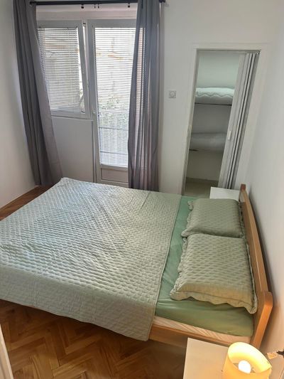 Stan na dan Niš Centar Medijana | Kej 29. Decembra — trpezarija, apartman na dan u Niš (fotografija 5 od 12)