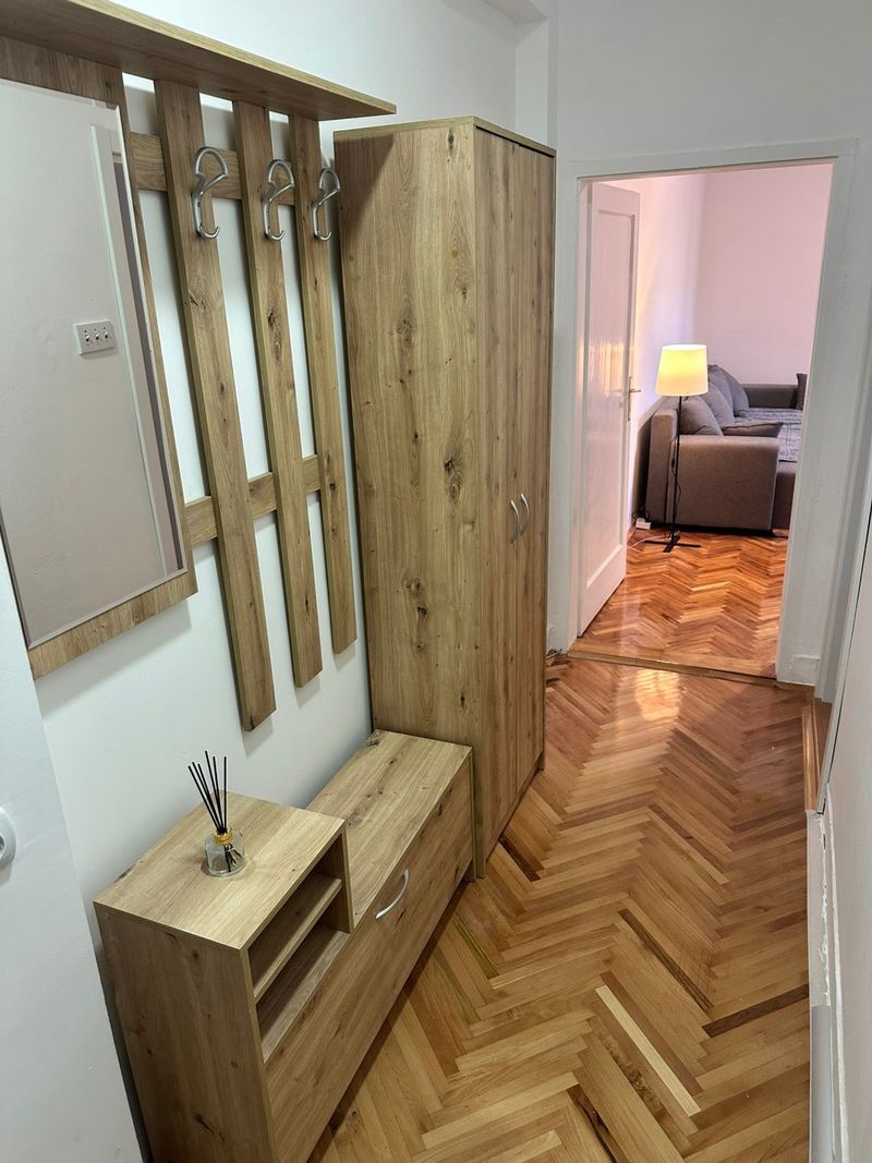 Stan na dan Niš Centar Medijana | Kej 29. Decembra — kupatilo sa tuš kabinom, apartman na dan u Niš (fotografija 9 od 12)