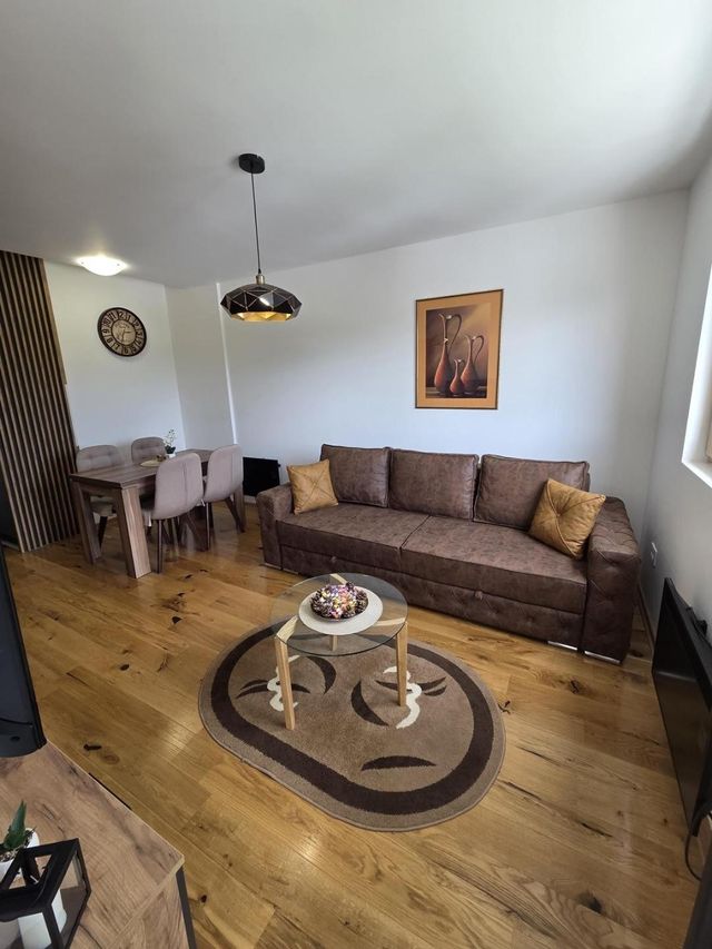 Debeljak Apartmani Zlatibor | Stan na dan Zlatibor blizu centra i jezera — apartman na dan u Zlatibor