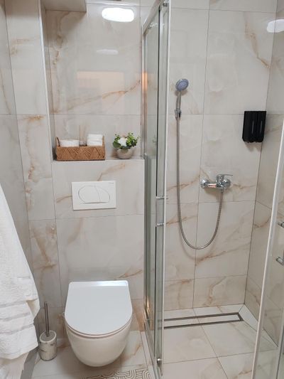 Apartman Vojvoda Šabac - Stan na dan Šabac — kupatilo sa tuš kabinom, apartman na dan u Šabac (fotografija 9 od 10)