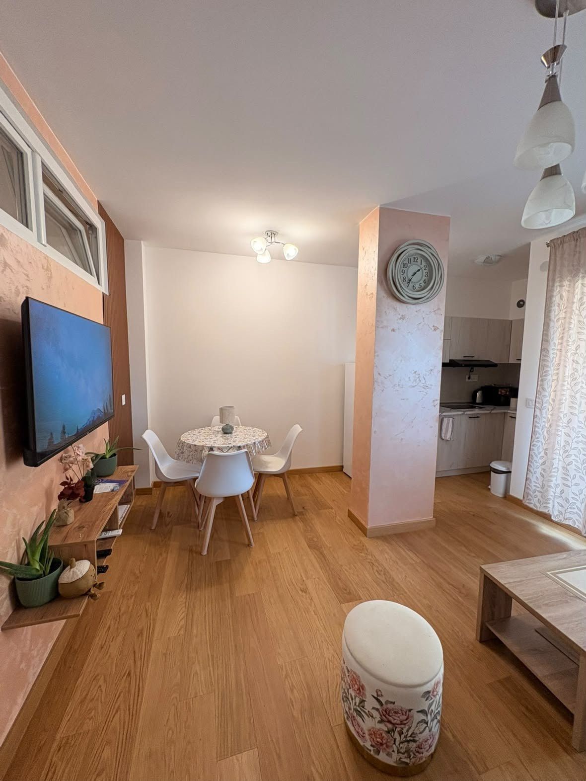 Apartman Marković STAY – Stan na dan Vrnjačka Banja, blizu termi — dnevna soba, apartman na dan u Vrnjačka Banja (fotografija 1 od 11)