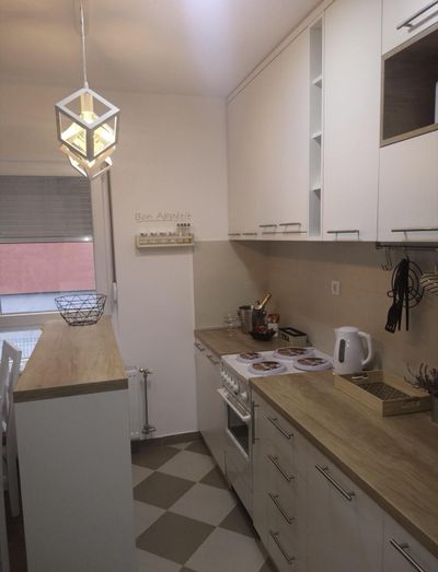 Stan na dan Obrenovac – Apartman Vučko naselje Rvati — spavaća soba sa francuskim ležajem, apartman na dan u Obrenovac (fotografija 8 od 9)