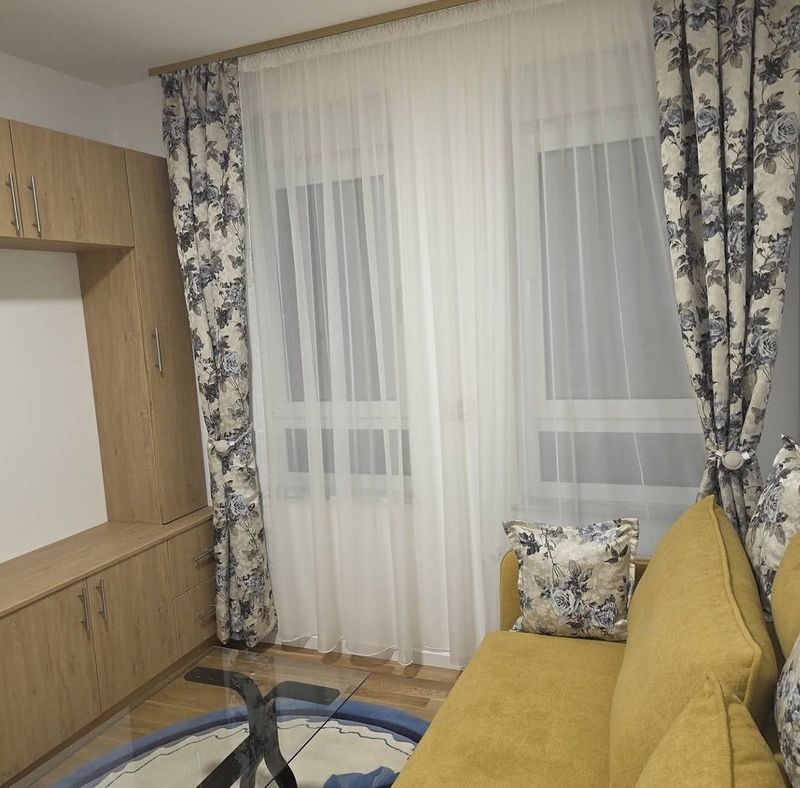 Apartmani Kosturnica Kruševac – Stan na dan Kruševac sa obezbedjenim parkingom — hodnik, apartman na dan u Kruševac (fotografija 7 od 12)