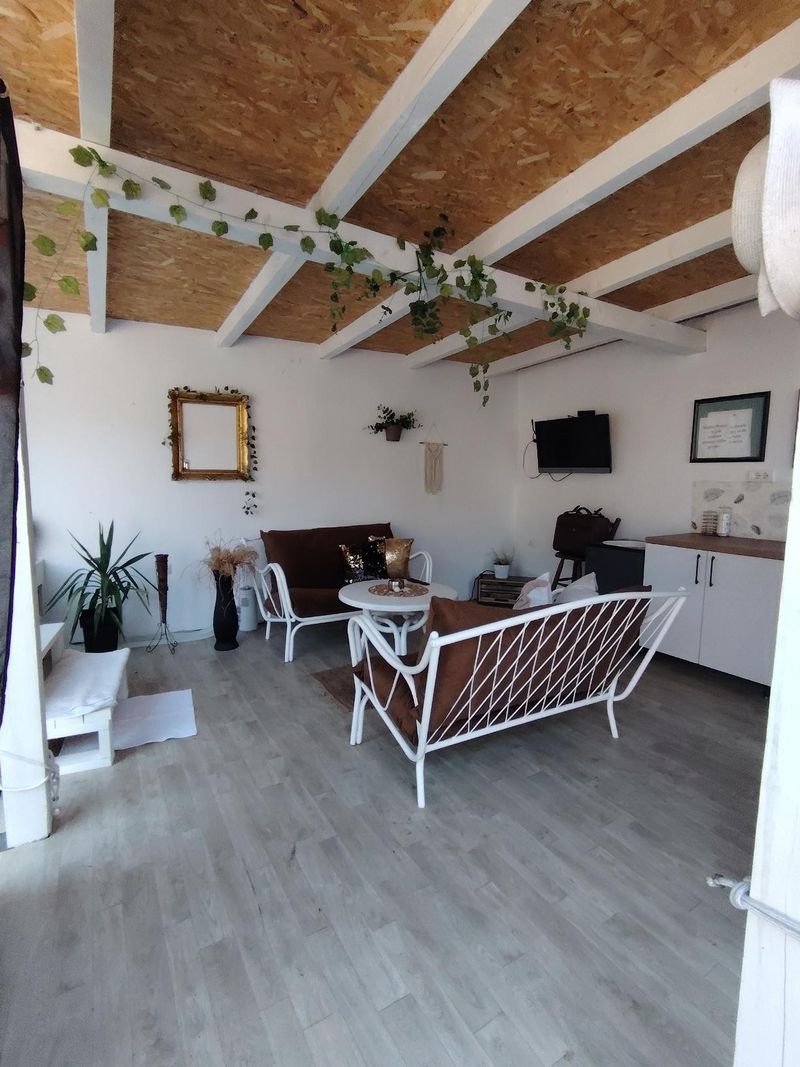 Kuća za odmor MERLIN House Vrnjačka Banja –Stan na dan Vrnjačka banja blizu centra i Vrnjačkih Termi — trpezarija, apartman na dan u Vrnjačka Banja (fotografija 5 od 20)