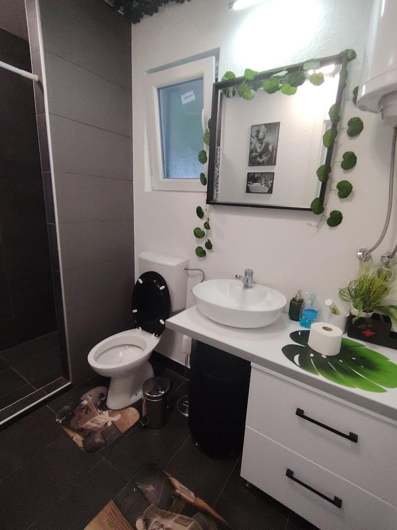 Kuća za odmor MERLIN House Vrnjačka Banja –Stan na dan Vrnjačka banja blizu centra i Vrnjačkih Termi — trpezarija, apartman na dan u Vrnjačka Banja (fotografija 15 od 20)