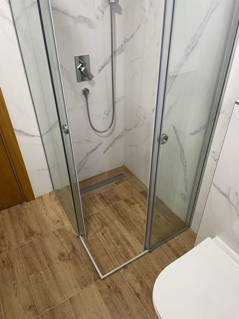 VSS Apartmani Zlatibor – Moderan stan na dan Zlatibor | 600 m od jezera — hodnik, apartman na dan u Zlatibor (fotografija 17 od 20)
