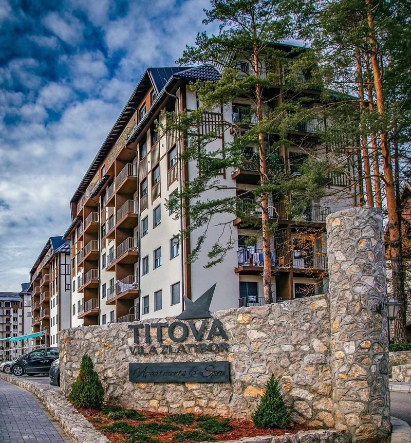 Andonović Lux Apartman Zlatibor – Stan na dan Zlatibor u kompleksu Titova Vila — terasa, apartman na dan u Zlatibor (fotografija 16 od 16)