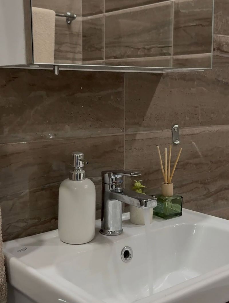 Luksar Apartman Niš – Stan na dan Niš Medijana, blizu Delta Planeta — spavaća soba sa francuskim ležajem, apartman na dan u Niš (fotografija 8 od 8)