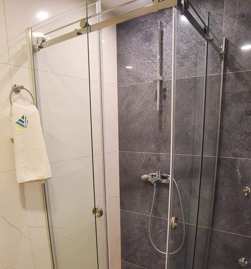 Špika Centar Lux - Stan na dan Zlatibor — spavaća soba sa francuskim ležajem, apartman na dan u Zlatibor (fotografija 8 od 10)