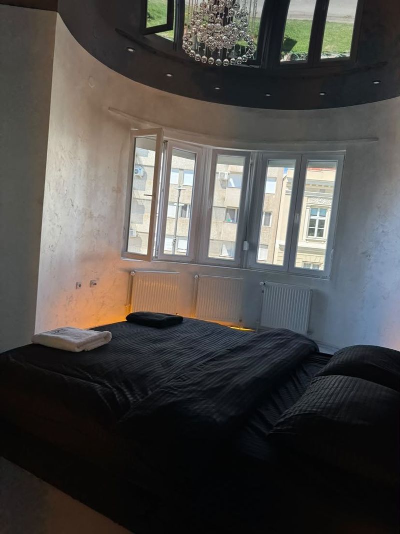 A&S Apartmani Smederevo – 2 apartmana u centru grada, stan na dan Smederevo — kupatilo sa tuš kabinom, apartman na dan u Smederevo (fotografija 9 od 11)