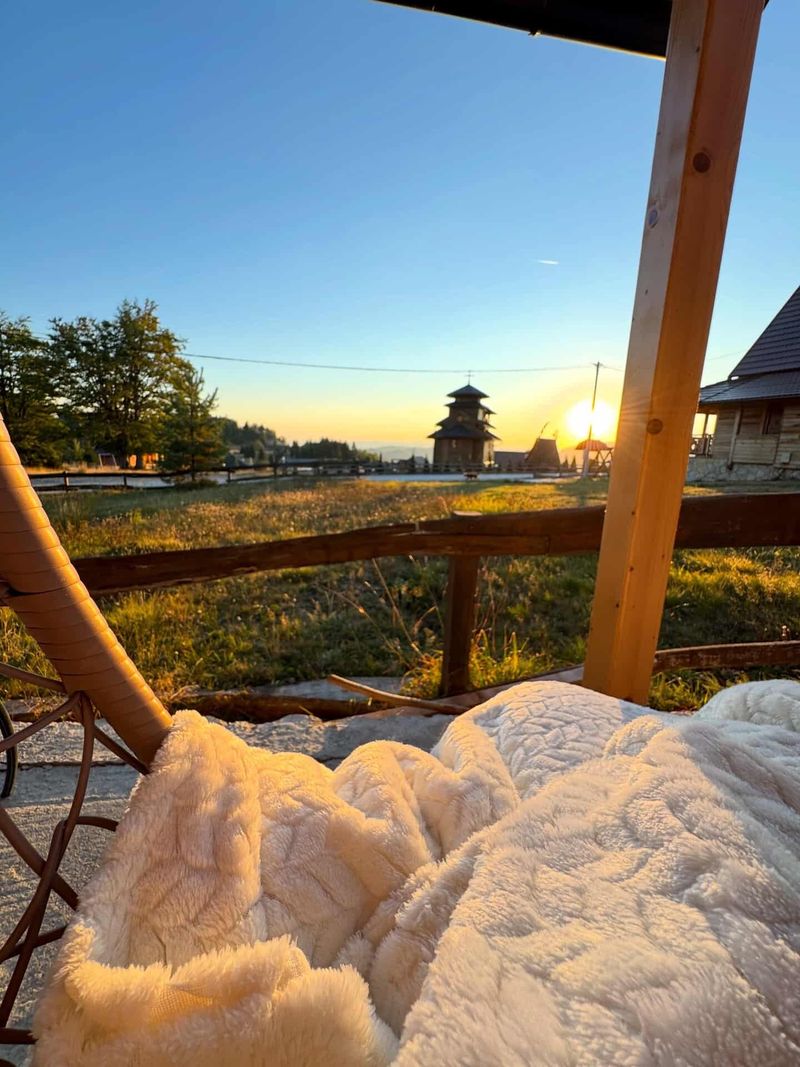 SAT Apartmani Tara – Smeštaj na Tari — eksterijer zgrade, apartman na dan u Tara (fotografija 10 od 19)
