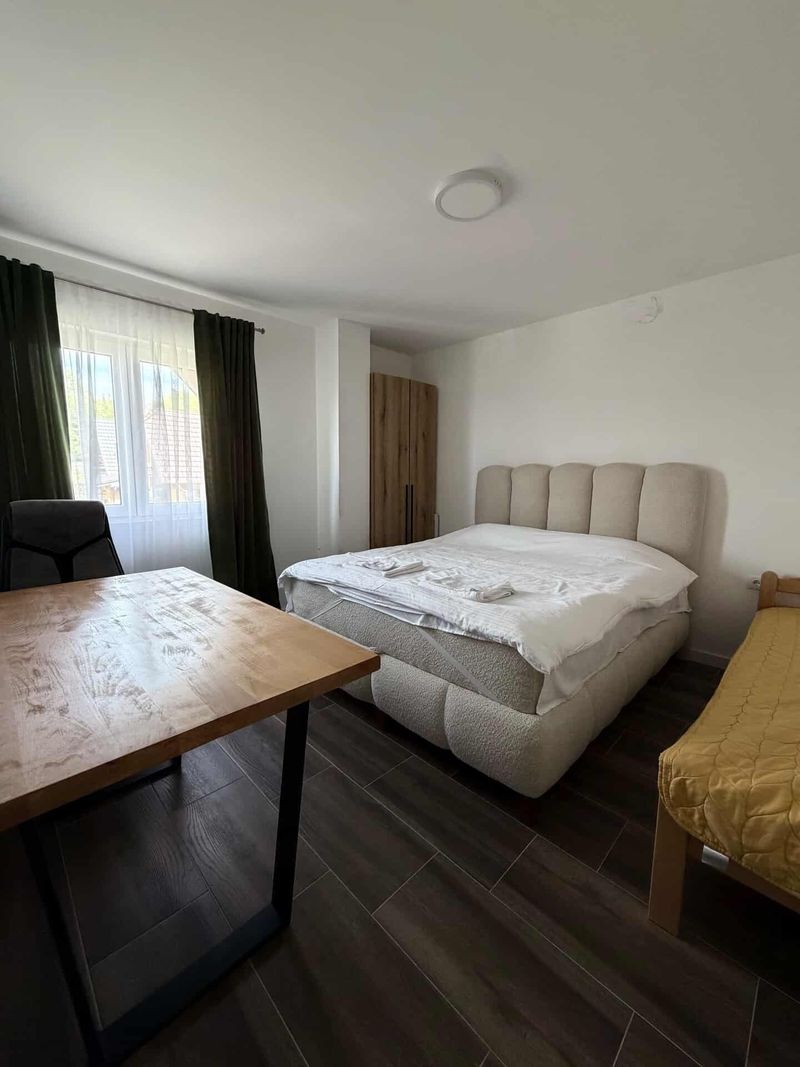 SAT Apartmani Tara – Smeštaj na Tari — kupatilo sa tuš kabinom, apartman na dan u Tara (fotografija 19 od 19)