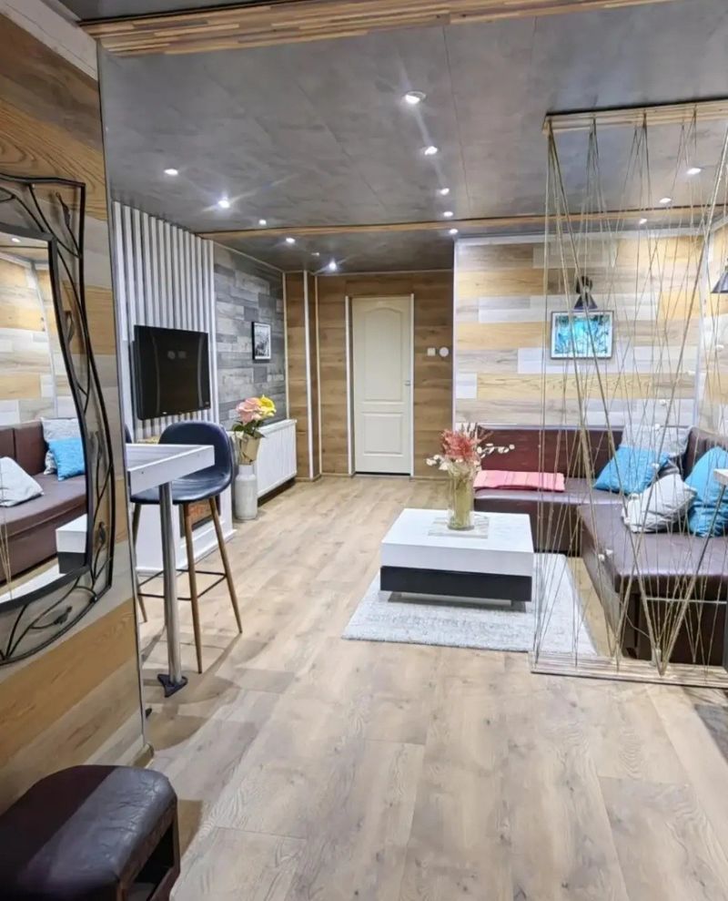 Apartman Ogledalo - Stan na dan Zaječar sa djakuzijem — hodnik, apartman na dan u Zaječar (fotografija 7 od 8)