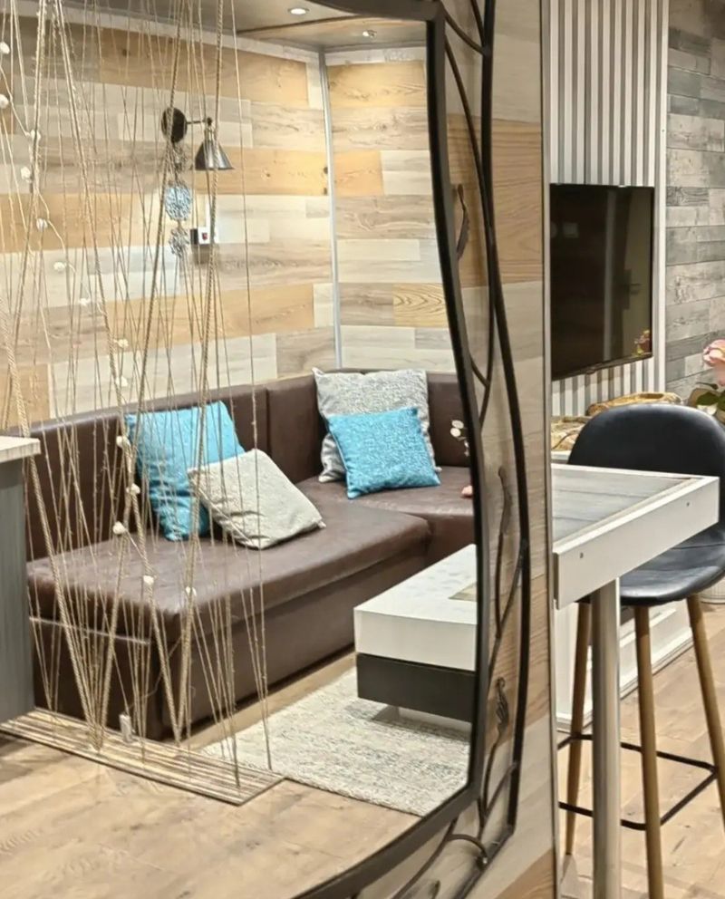 Apartman Ogledalo - Stan na dan Zaječar sa djakuzijem — trpezarija, apartman na dan u Zaječar (fotografija 5 od 8)