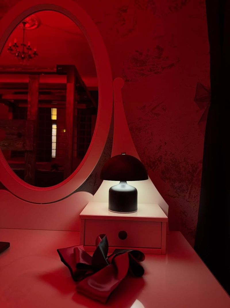 Stan na dan Kinky Q-art Home Novi Sad Centar – Private Loft za Parove — kupatilo sa tuš kabinom, apartman na dan u Novi Sad (fotografija 9 od 16)