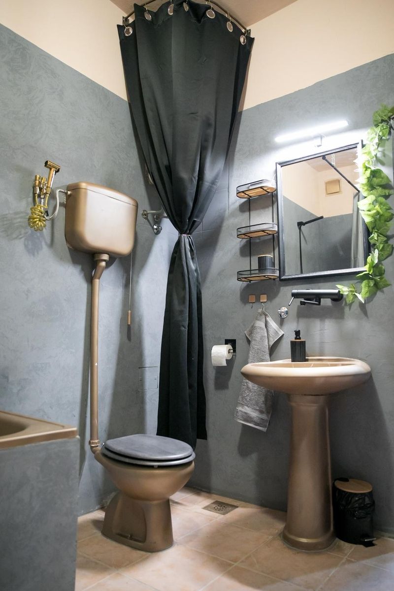 Stan na dan Kinky Q-art Home Novi Sad Centar – Private Loft za Parove — trpezarija, apartman na dan u Novi Sad (fotografija 15 od 16)