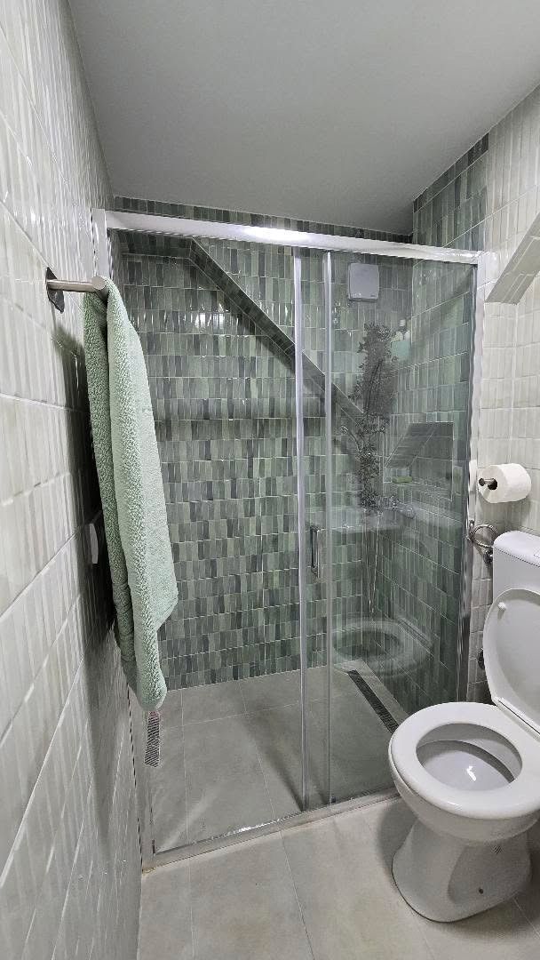 Mags Studio Zemun – Stan na dan kod Zemunskog keja Beograd — spavaća soba sa francuskim ležajem, apartman na dan u Beograd (fotografija 8 od 10)