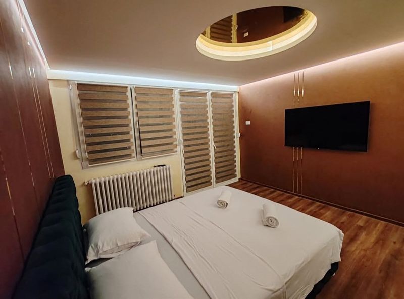 Princ Lux Spa Novi Sad – Stan na dan sa đakuzijem i saunom — spavaća soba, apartman na dan u Novi Sad (fotografija 2 od 16)