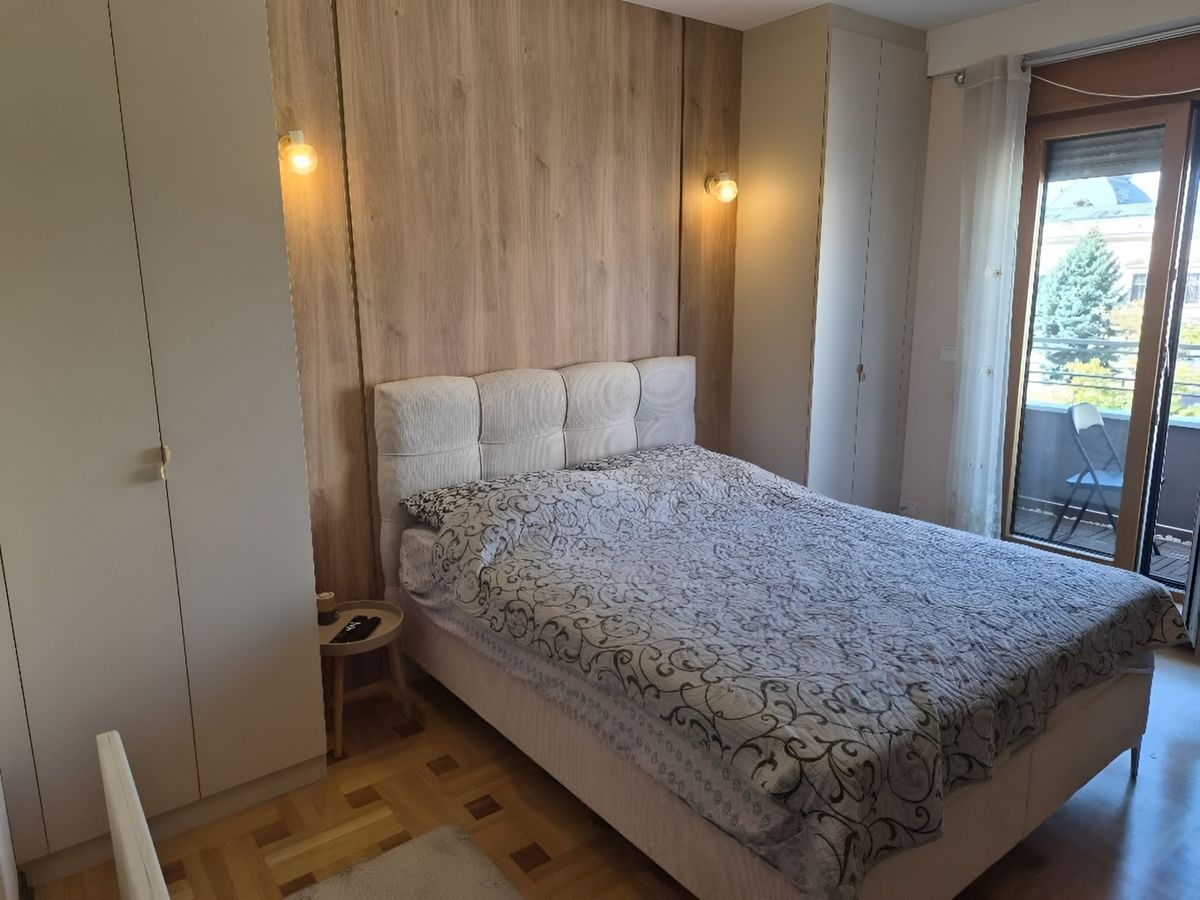 Gold Studio Kragujevac – Stan na dan u centru u blizini Hotela Kragujevac — dnevna soba, apartman na dan u Kragujevac (fotografija 1 od 18)