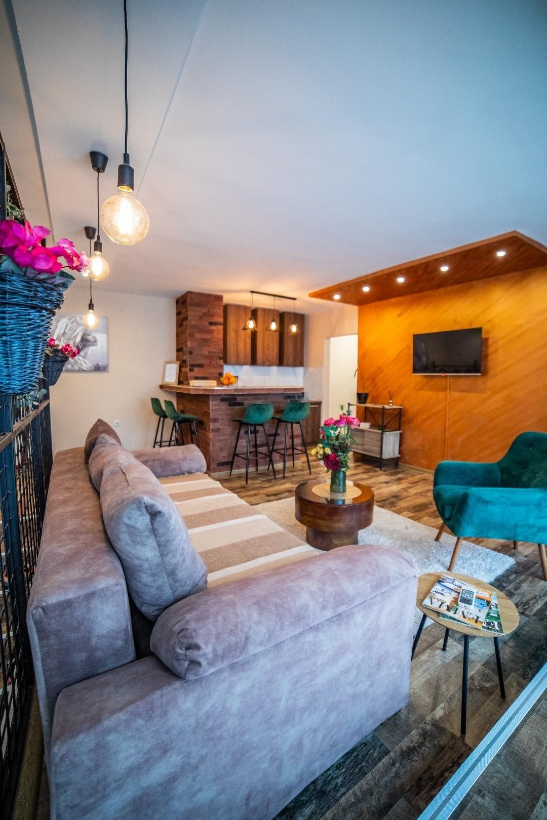 City Apartment & Gym – Stan na dan Niš Medijana, besplatna teretana — dnevna soba, apartman na dan u Niš (fotografija 1 od 19)