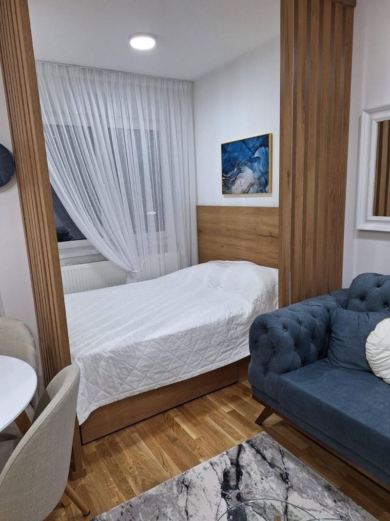 Sokolis Studio 11 – Stan na dan Kragujevac Erdoglija, blizu Big Fashion — spavaća soba sa francuskim ležajem, apartman na dan u Kragujevac (fotografija 8 od 20)