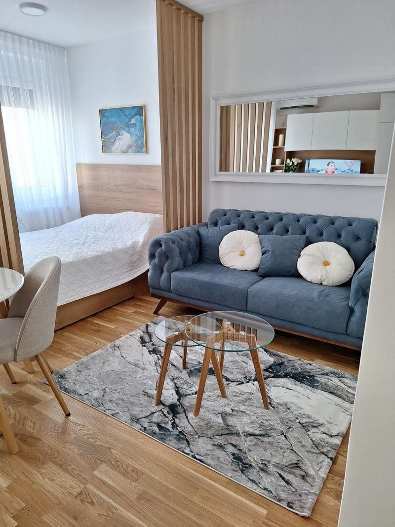Sokolis Studio 11 – Stan na dan Kragujevac Erdoglija, blizu Big Fashion — hodnik, apartman na dan u Kragujevac (fotografija 7 od 20)