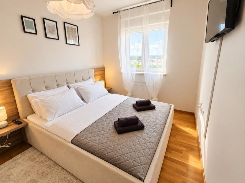 Apartman Vista – Stan na dan Smederevo, centar grada, parking — spavaća soba, apartman na dan u Smederevo (fotografija 2 od 5)