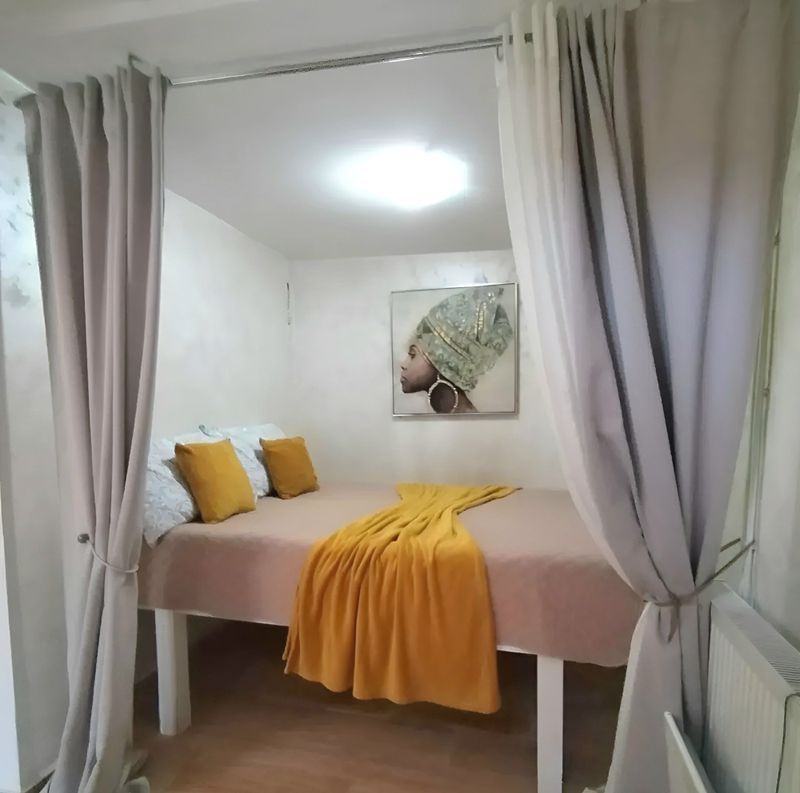 Apartman Nina - Stan na dan u Novom Sadu Rotkvarija, blizu glavne autobuske stanice — spavaća soba, apartman na dan u Novi Sad (fotografija 2 od 13)