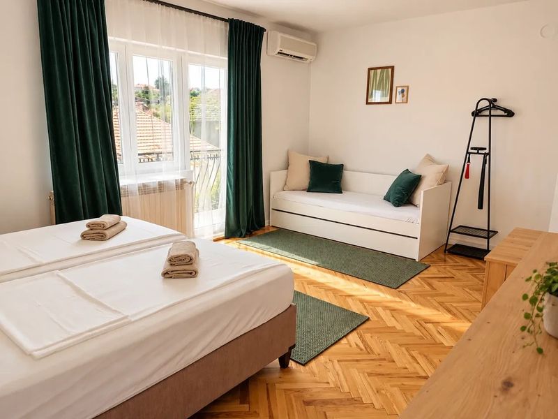 Vista Rooms Smederevo – Stan na dan sa parkingom i smeštaj za 10 osoba — hodnik, apartman na dan u Smederevo (fotografija 7 od 9)