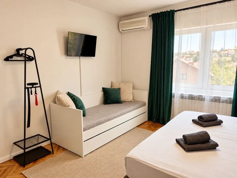 Vista Rooms Smederevo – Stan na dan sa parkingom i smeštaj za 10 osoba — kuhinja, apartman na dan u Smederevo (fotografija 3 od 9)