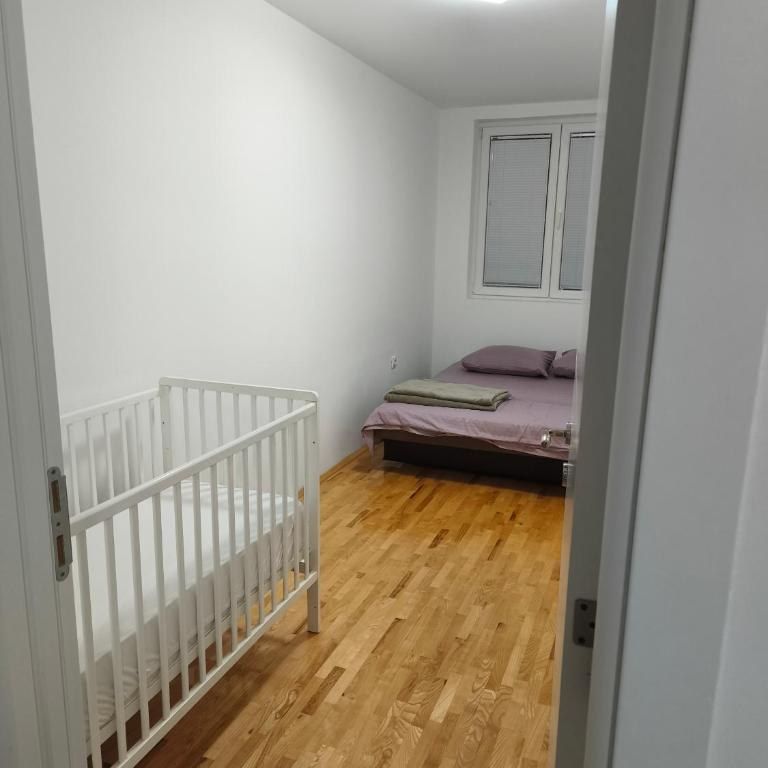 Pantelej Gates – Stan na dan Niš Pantelej — terasa, apartman na dan u Niš (fotografija 6 od 8)