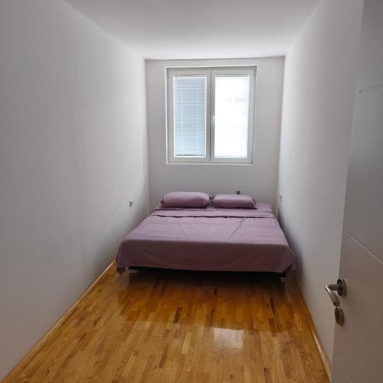 Pantelej Gates – Stan na dan Niš Pantelej — hodnik, apartman na dan u Niš (fotografija 7 od 8)