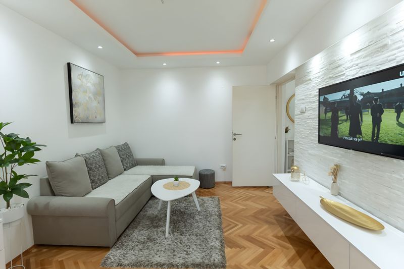 Golden Apartman Zaječar — kuhinja, apartman na dan u Zaječar (fotografija 3 od 6)