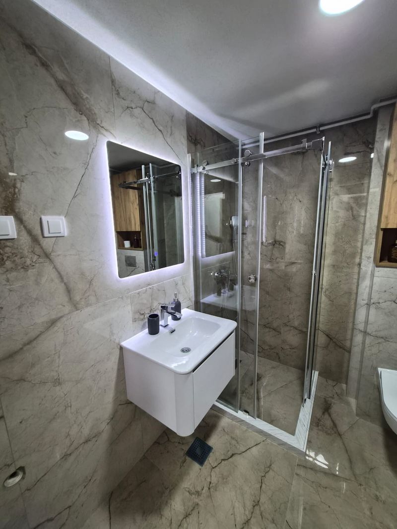 Hype Studio Kragujevac — spavaća soba sa francuskim ležajem, apartman na dan u Kragujevac (fotografija 8 od 10)