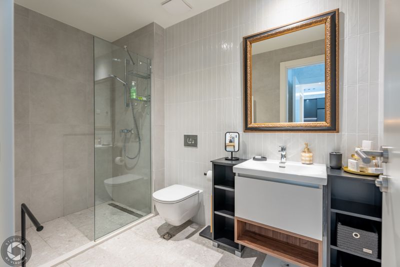Lux Apartman Beograd — hodnik, apartman na dan u Beograd (fotografija 7 od 10)