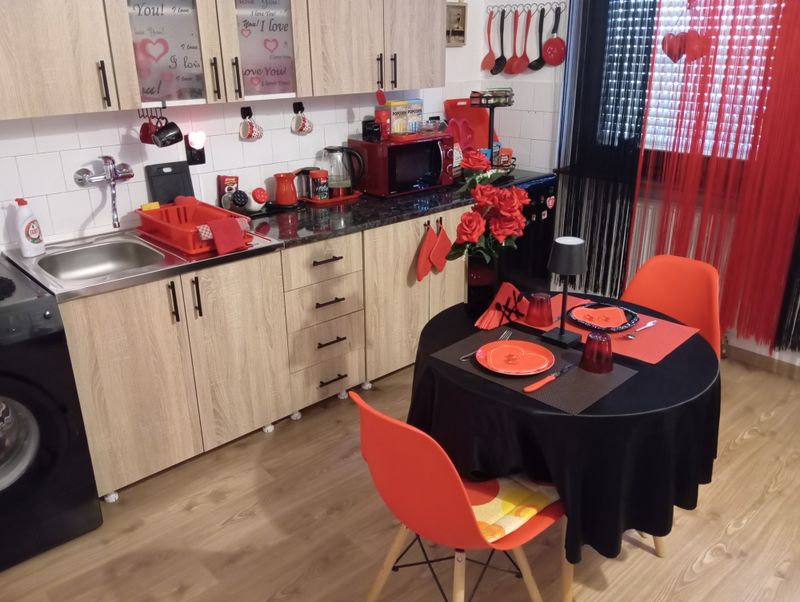 Red&Black Apartman — spavaća soba, apartman na dan u Senta (fotografija 2 od 9)
