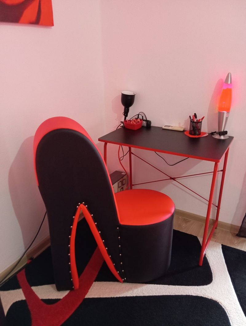 Red&Black Apartman — hodnik, apartman na dan u Senta (fotografija 7 od 9)