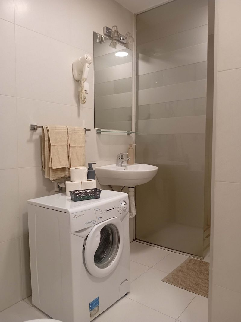 Senjak studio pored Beogradskog sajma — kuhinja, apartman na dan u Beograd (fotografija 3 od 10)