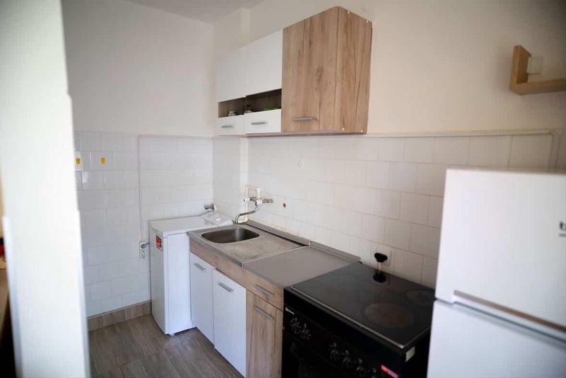 Stan na dan Erdoglija Kragujevac — trpezarija, apartman na dan u Kragujevac (fotografija 5 od 8)