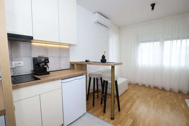Stan na dan Vrnjačka Banja — spavaća soba sa francuskim ležajem, apartman na dan u Vrnjačka Banja (fotografija 8 od 10)