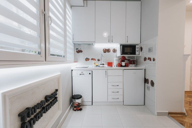 Three Sons Apartman Novi Sad — trpezarija, apartman na dan u Novi Sad (fotografija 5 od 10)
