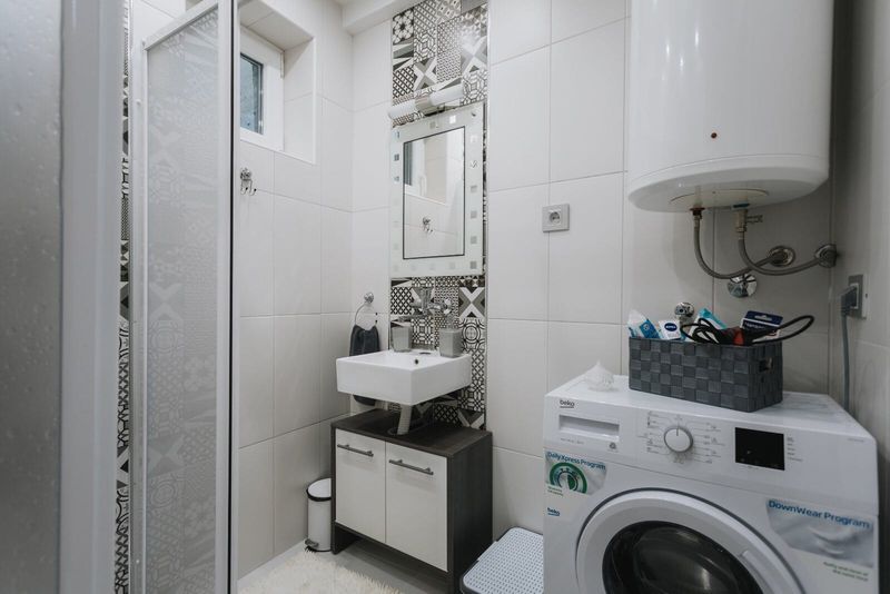 Three Sons Apartman Novi Sad — hodnik, apartman na dan u Novi Sad (fotografija 7 od 10)