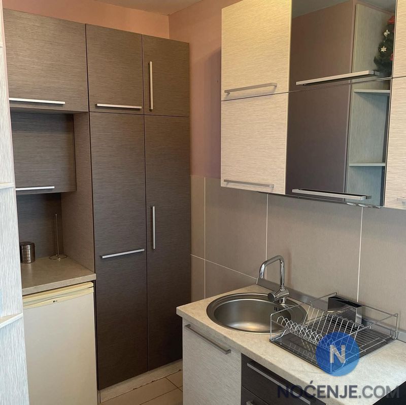Apartmani Kraljevi Čardaci Kopaonik –Studio Čar 27 i Studio 6.13 — hodnik, apartman na dan u Kopaonik (fotografija 7 od 10)